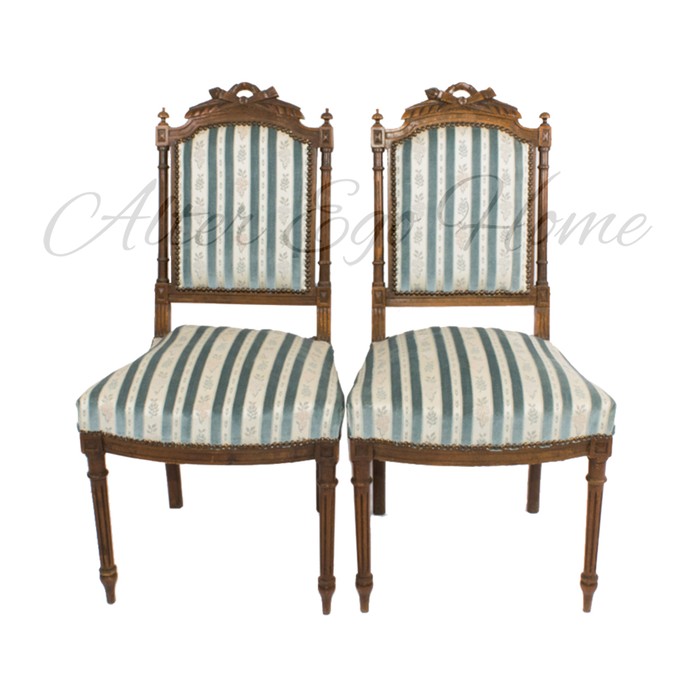 Старинная пара дубовых стульев из Голландии