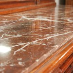 Антикварный сервант с зеркальным полотном и мраморной столешницей 1870-х гг. 