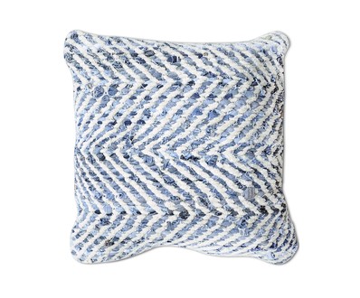 Декоративная подушка с чехлом, плетеным из джинсы