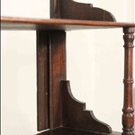 Антикварный навесной шкафчик с зеркальным полотном 1900-х гг. 