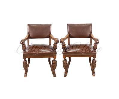 Антикварные кресла из дуба с кожаной обивкой 1930-х гг.