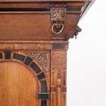 Антикварный шкаф в неоренессансном стиле со лавинным маскароном