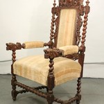 Антикварное кресло с резным щитковым навершием 1850-х гг. 