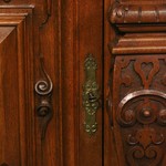 Антикварный немецкий буфет с раскрепованным фасадом и арочной нишей 1870-х гг. 