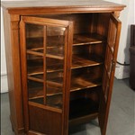 Антикварный книжный шкаф 1880-х гг. 