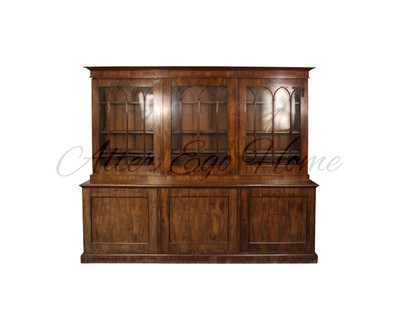 Антикварный книжный шкаф с арочным декором 1860-х гг. 