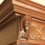 Антикварный книжный шкаф в стиле неоренессанс 1870-х гг. 