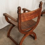 Антикварное курульное кресло темного дуба 1870-х гг. 