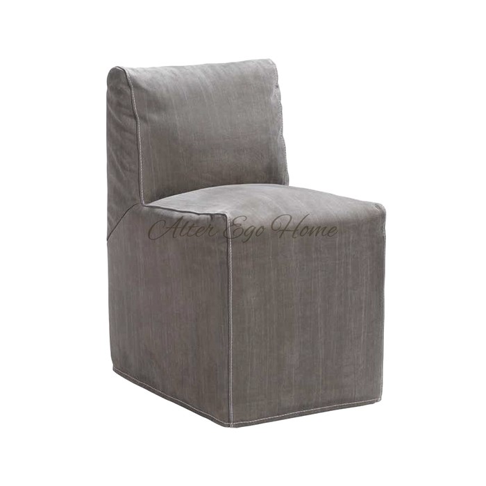 Интересный стул с полностью закрытым тканью каркасом