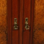 Антикварный книжный шкаф 1870-х гг. 