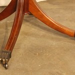 Антикварный столик в стиле Шератон 1950-х гг. 