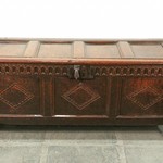 Антикварный дубовый сундук с филеночной конструкцией 1760-х гг. 