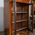 Антикварный шкаф-витрина 1860-х гг. 