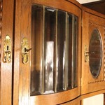 Антикварный буфет с зеркальными вставками 1900-х гг. 