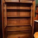 Антикварный книжный шкаф светлого дуба 1830-х гг. 