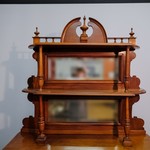 Антикварный полушкаф с зеркальными вставками и точеными деталями 1890-х гг.