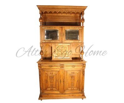 Антикварный буфет с декоративными резными композициями 1870-х гг. 