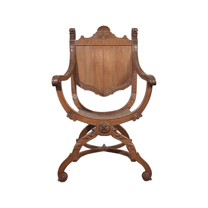 Антикварное деревянное кресло из массива ореха
