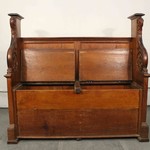 Антикварная дубовая скамья с резными локотками 1880-х гг. 