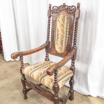 Антикварное тронное кресло из дуба 1850-х гг. 