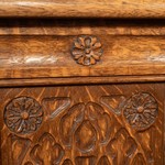 Антикварный сундук в неоготическом стиле 1920-х гг. 