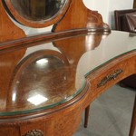 Антикварный туалетный стол 1870-х гг. 