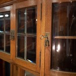 Старинный буфет со стеклянными дверцами