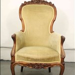 Антикварное кресло с резным навершием 1840-х гг. 