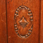 Антикварный буфет с фигурным фасадом 1890-х гг. 