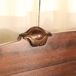 Антикварный сервант из махагони 1910-х гг. 